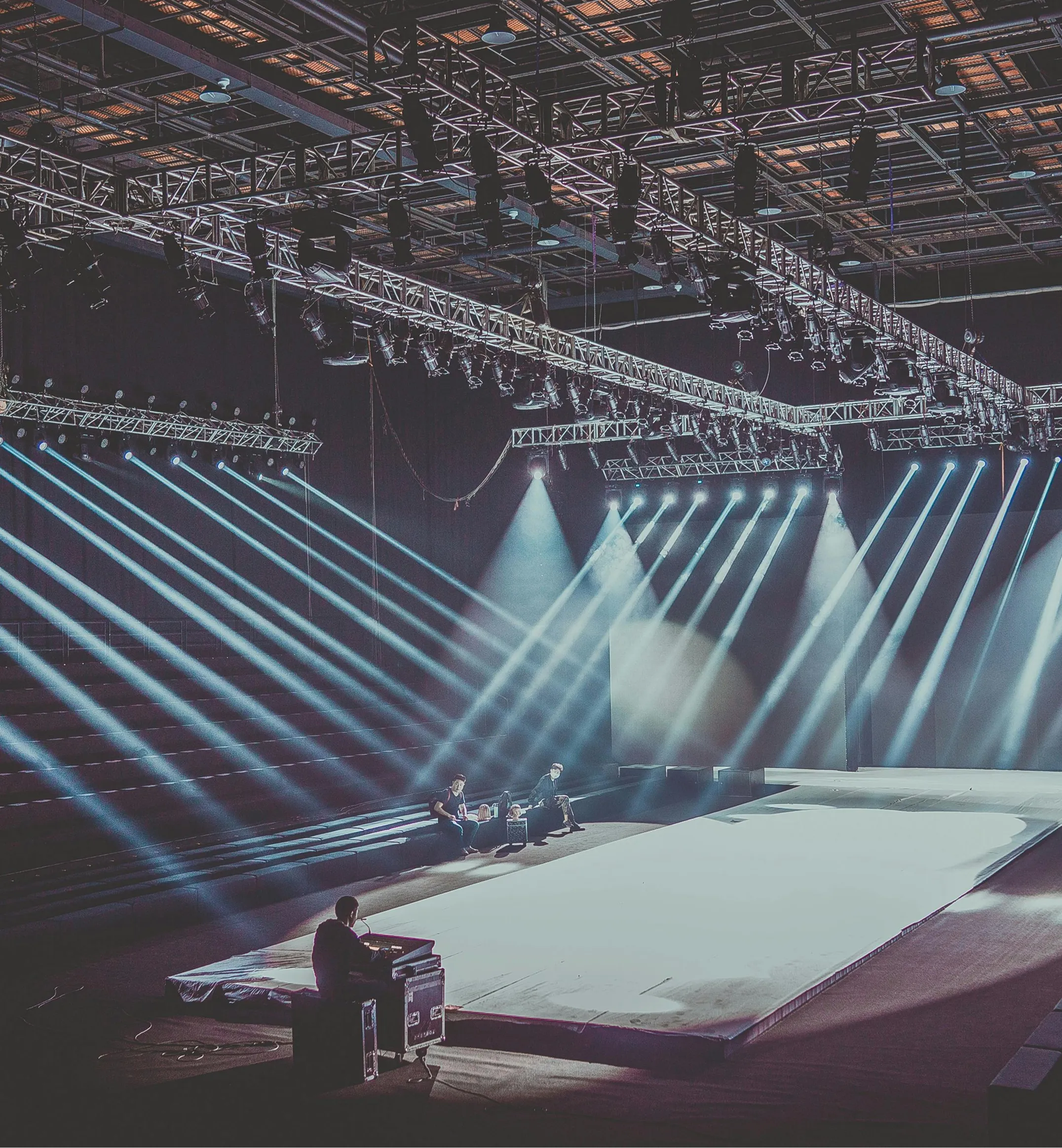 event production minneapolis led dance floor led screens lighting sound dj led robot wedding quinceanera corporate events